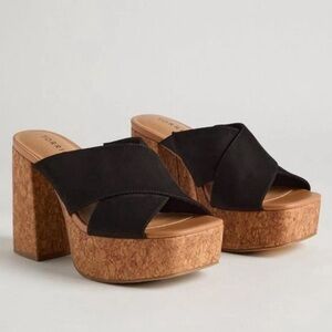 NWT X Band Platform Heel Sandal (WW) in Black size 8